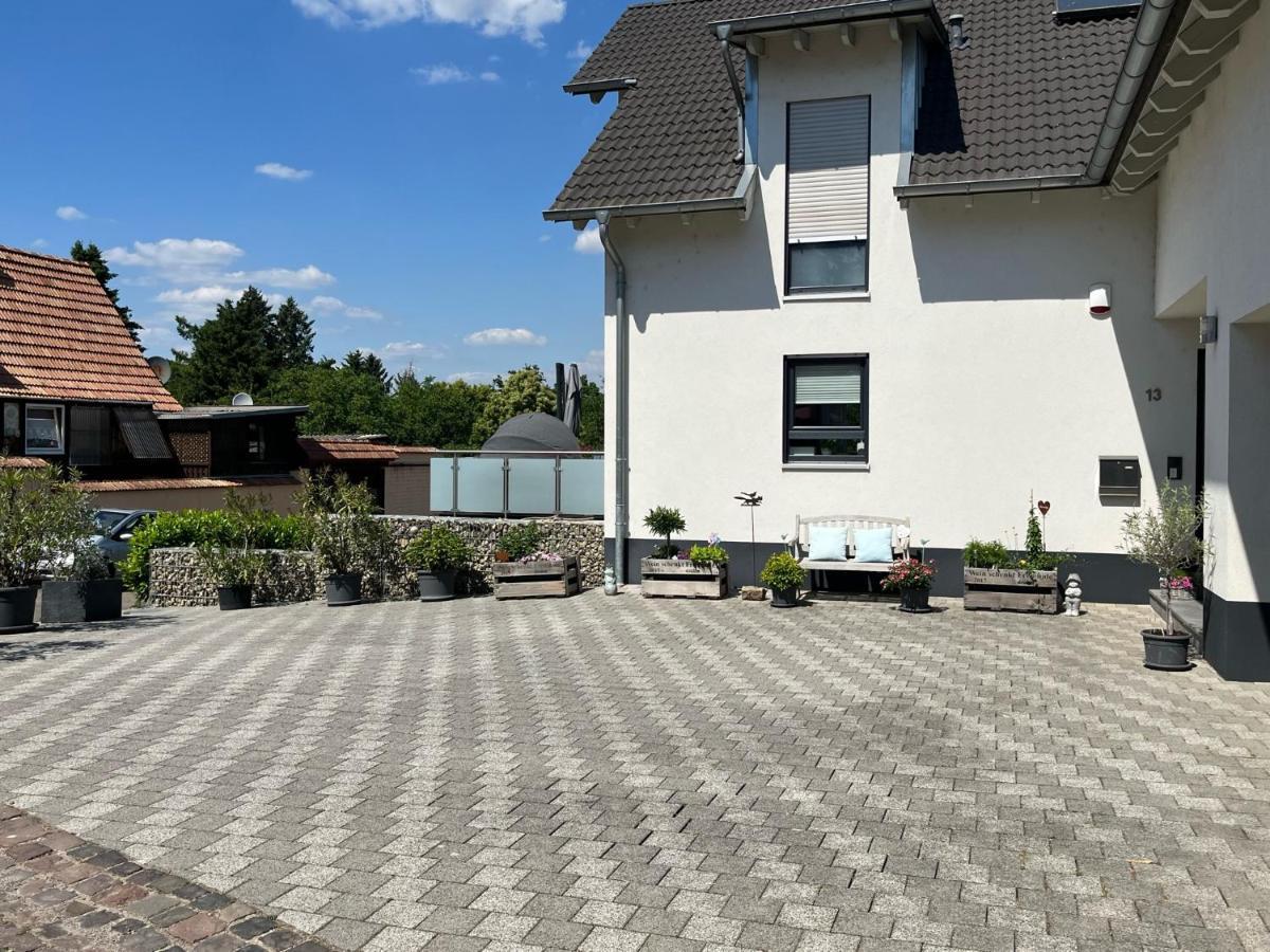 Weingut Grafenhof Apartment Heuchelheim-Klingen ภายนอก รูปภาพ