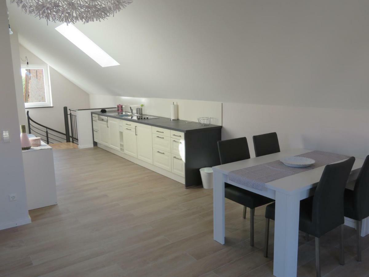 Weingut Grafenhof Apartment Heuchelheim-Klingen ภายนอก รูปภาพ